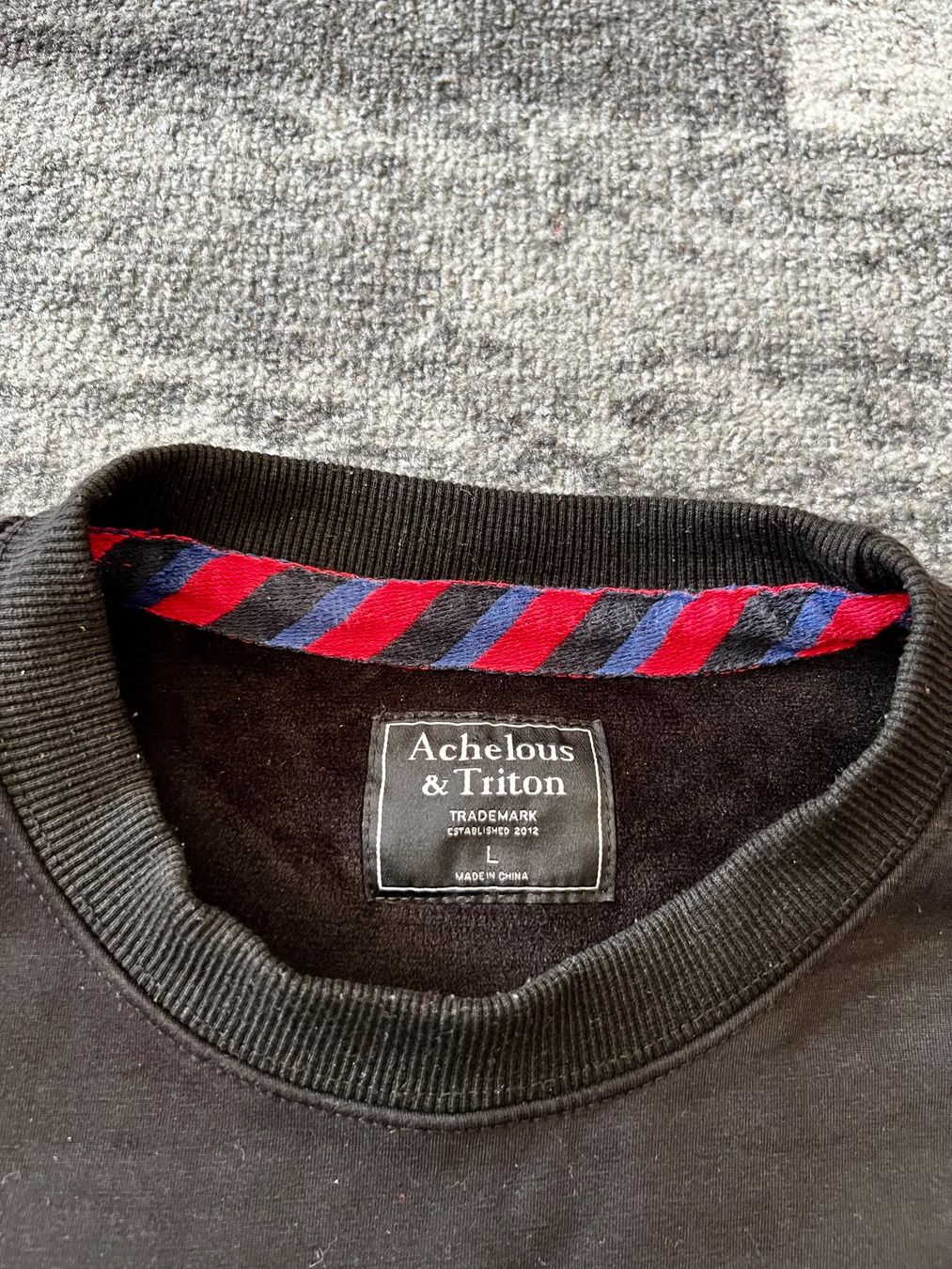 Maglioni & Felpe: Stickerei Schwarzer Pullover mit Drachen Gr L Unisex – Usato da Frenkendorf venduto da Style365 4