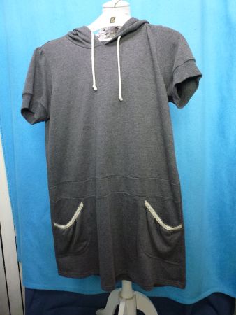 SWEATKLEID GRAU SPITZE KAPUZE GR M KURZARM KUSCHLIG NEU