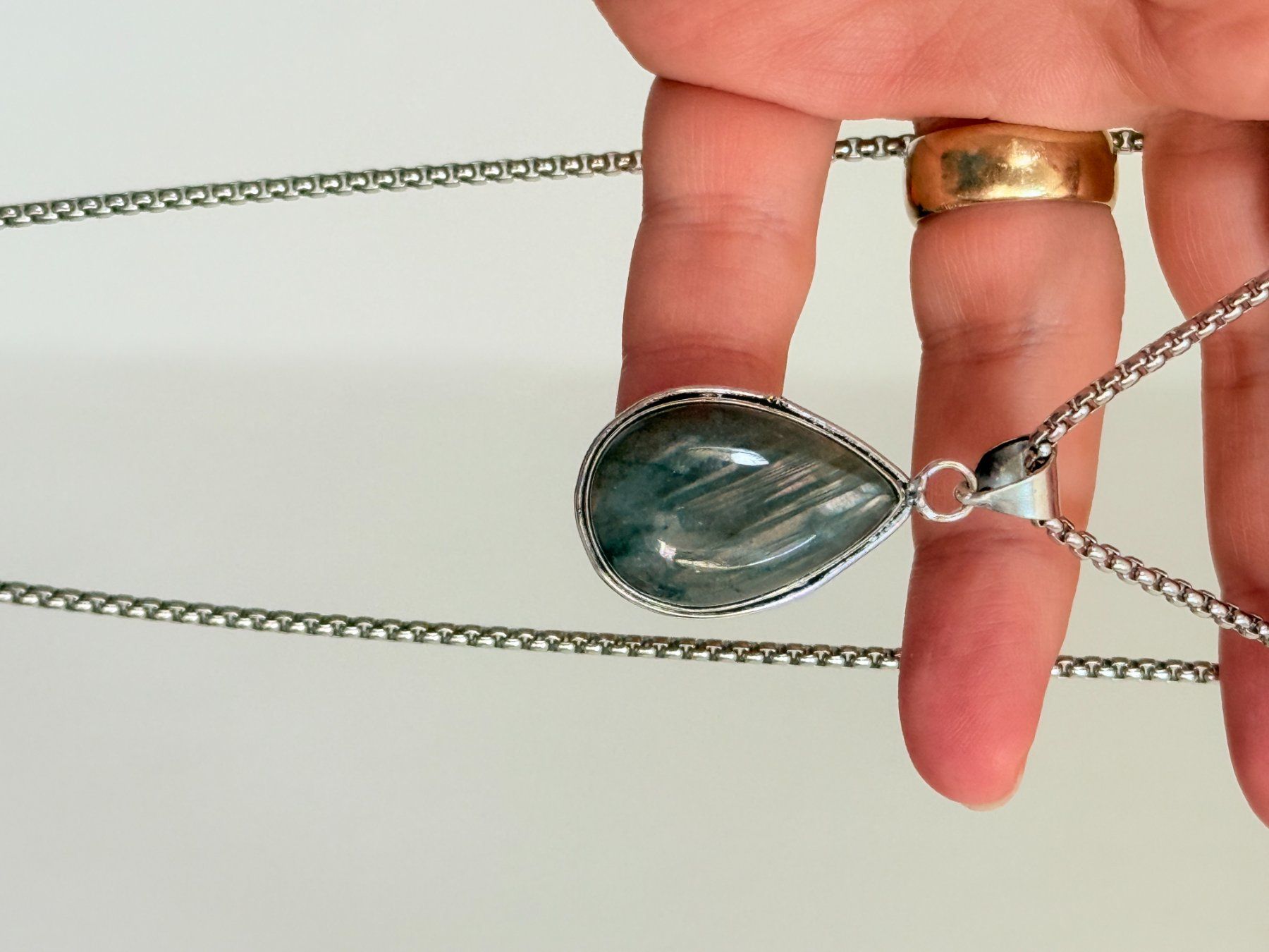 Colliers: Labradorite necklace – Neuf avec emballage d'origine à Genève par AGBERG 2