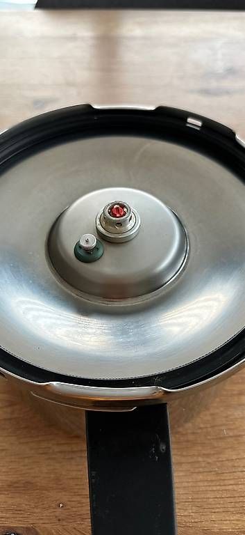 Pentole: Cocotte minute / autocuiseur  – Usato da Fribourg venduto da bmz3 1