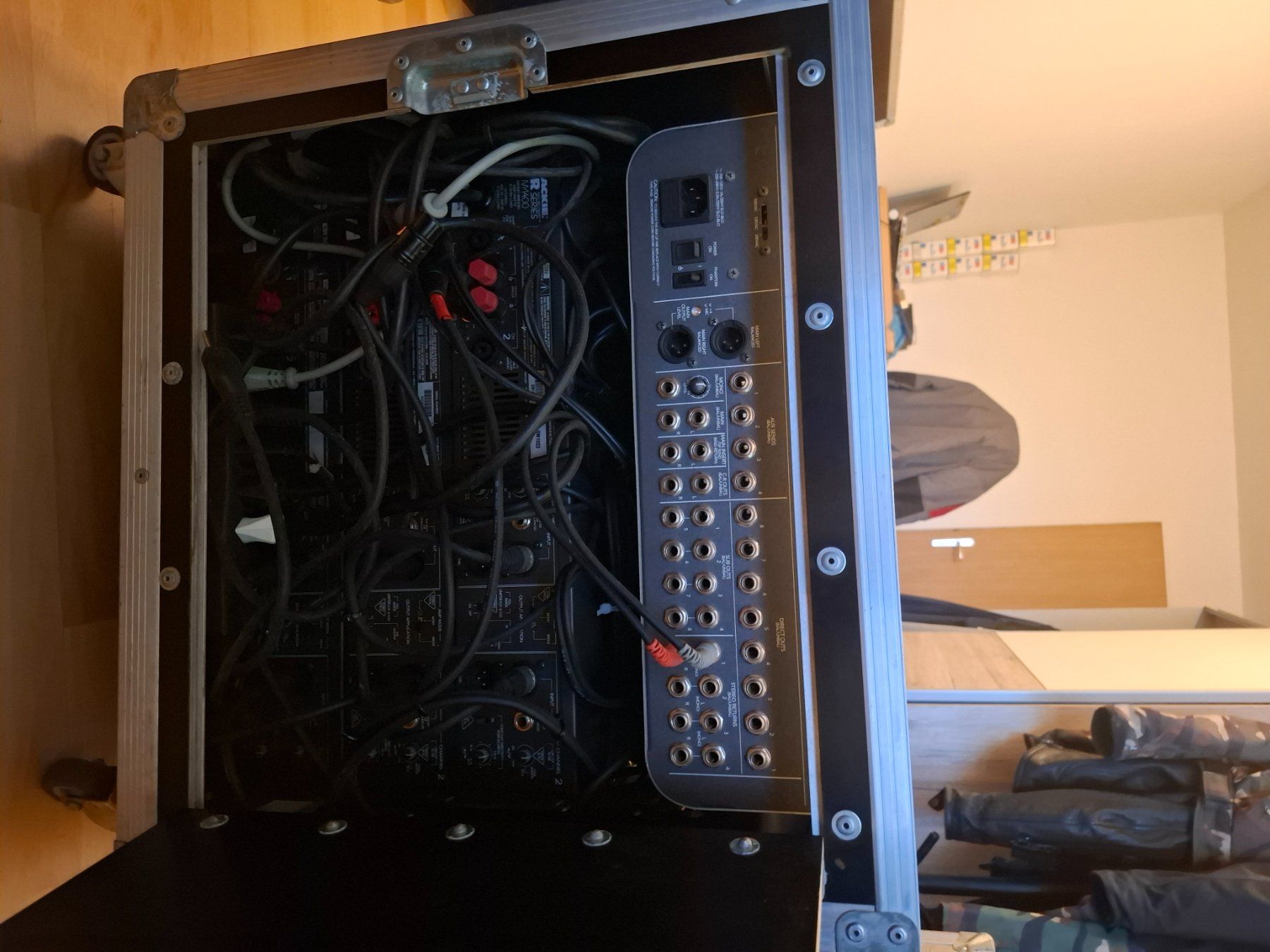 Mackie Amplificatori: Mixer und Endstufe – Usato da Döttingen venduto da Insula 2