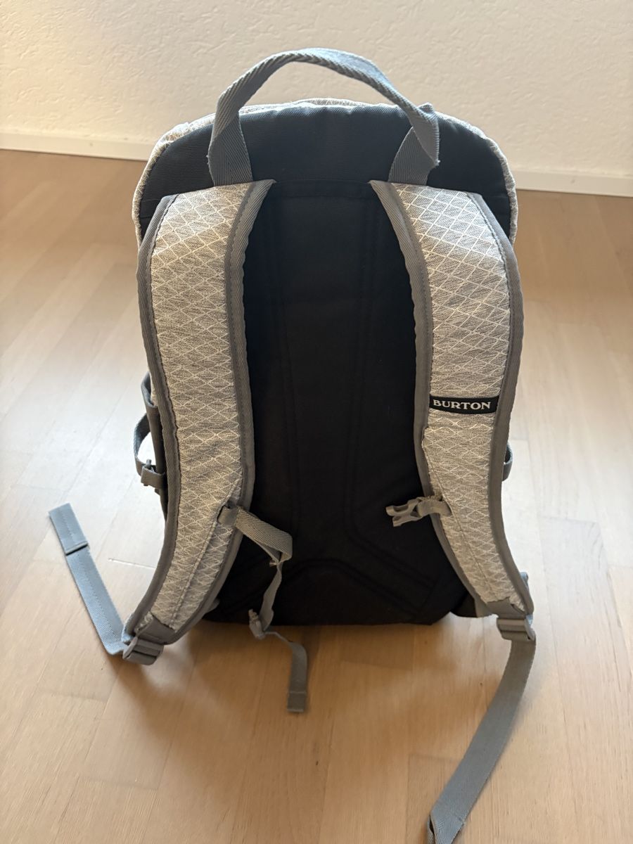 Burton Sacs à dos: Burton Rucksack – D'occasion à Niederrohrdorf par jen_f6cj 4
