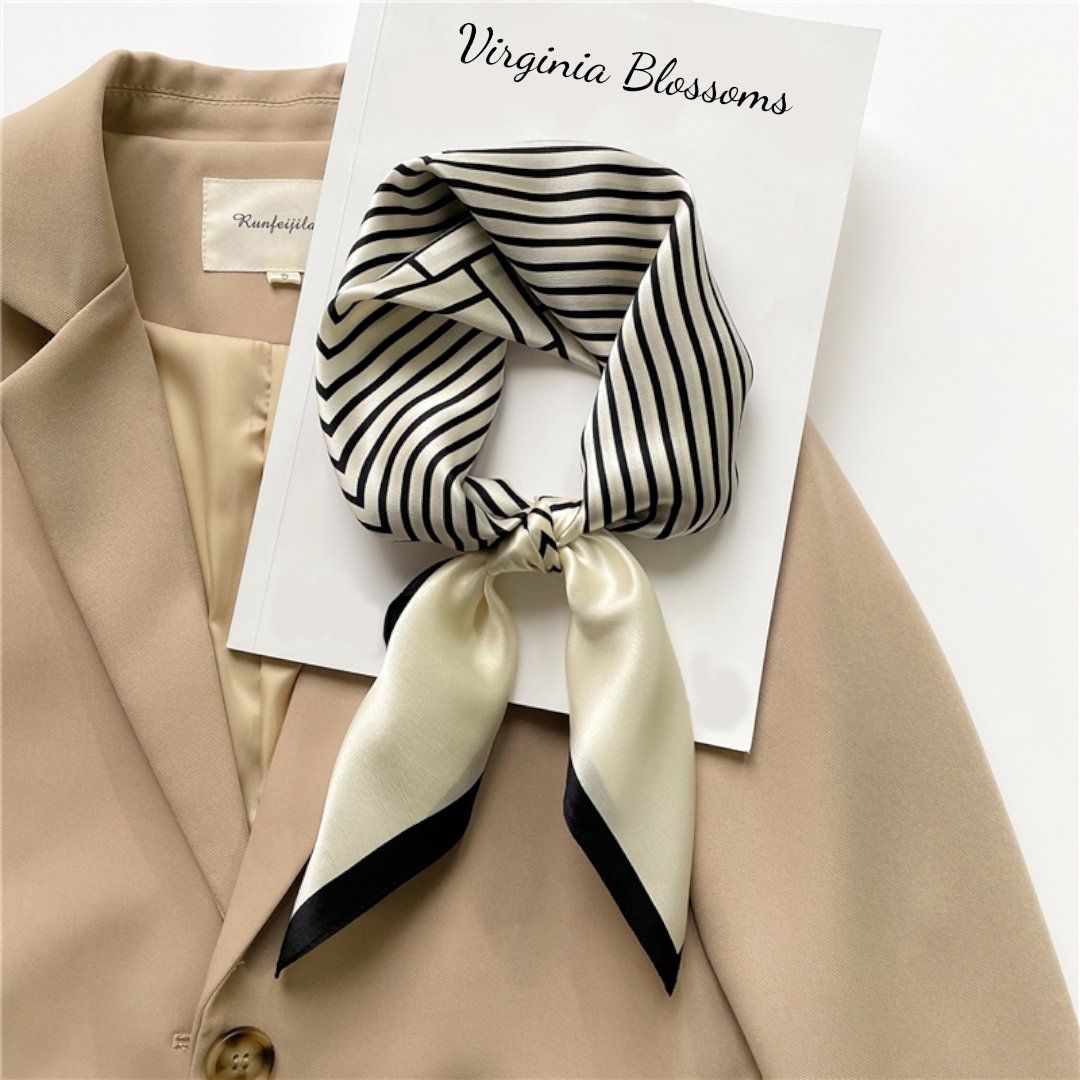 Foulard & Sciarpe: New 68cm Seidentuch, Geometric Pattern White Black 100% Silk – Nuovo e nell'imballaggio originale da Baar venduto da virginiablossoms