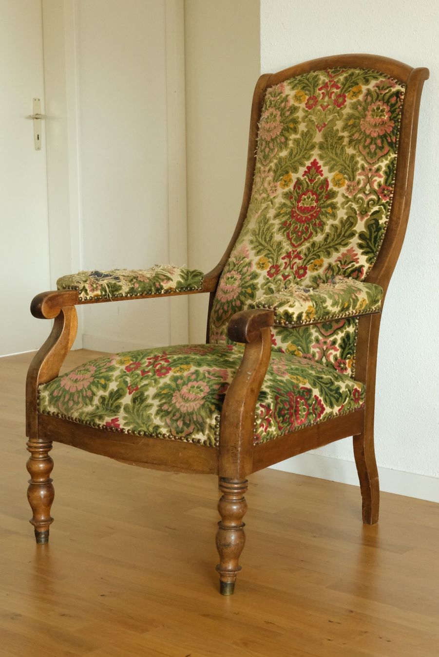 Sessel: Fauteuil ancien à dossier haut vers 1860 – Gebraucht aus Nyon von JJZA