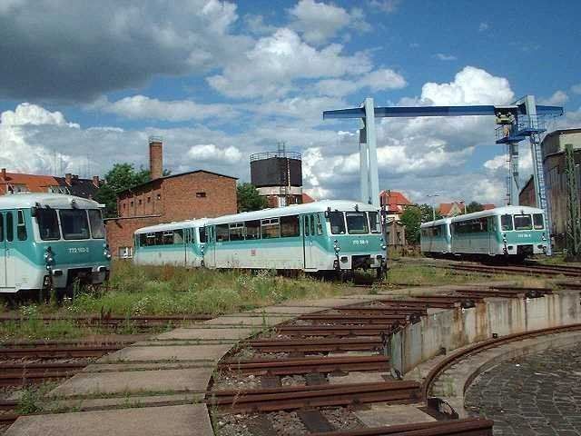 Brawa Modellini di ferrovie: BRAWA 44302 - Dieseltriebwagen BR 772 der DB - "Ferkeltaxe" – Nuovo e nell'imballaggio originale da Rotkreuz venduto da MOBAHN-1zu87 5