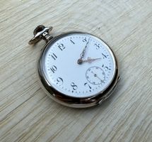 Hochwertige Herren-Taschenuhr aus Silber / galonné