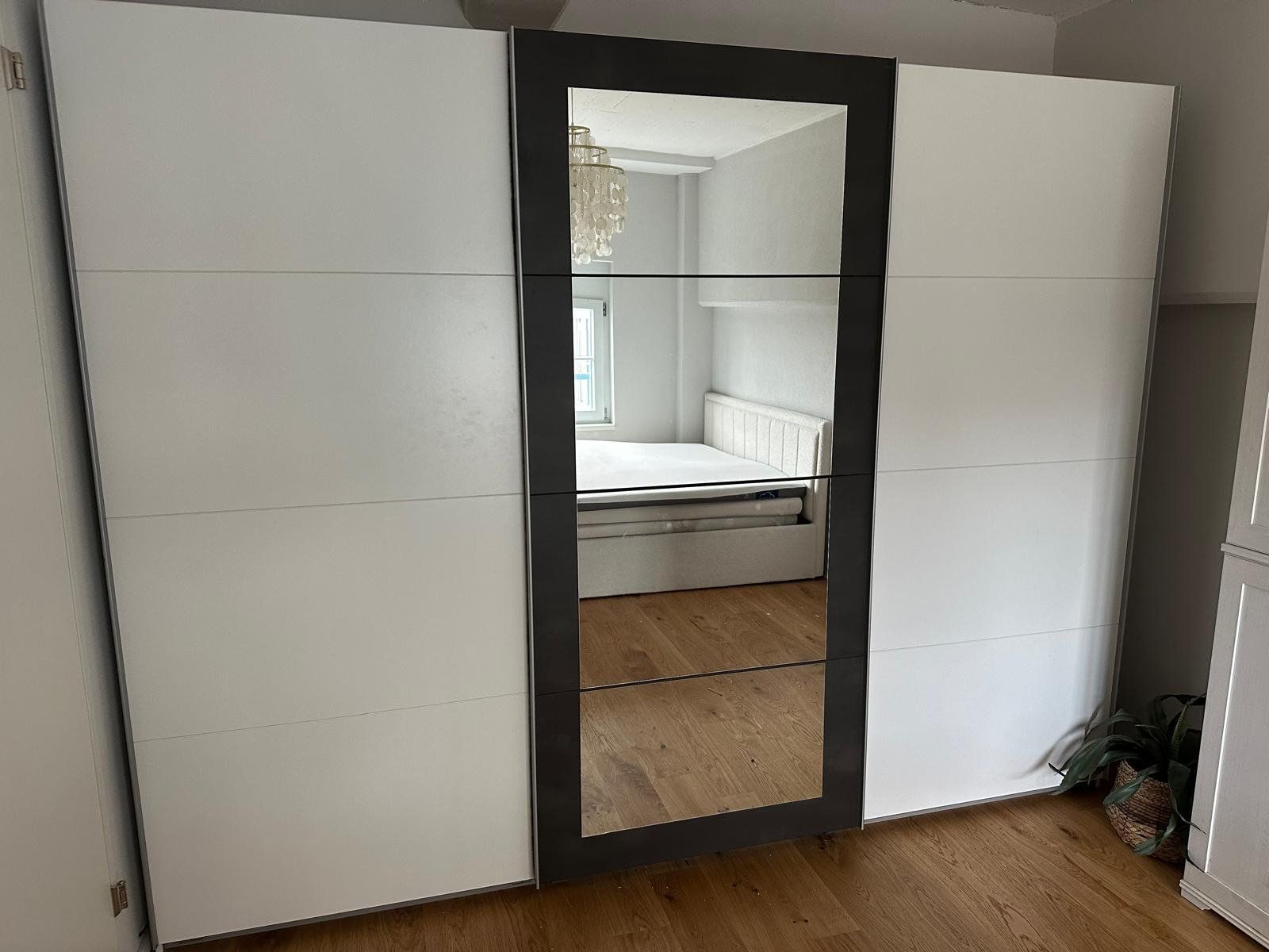 Schränke: Kleiderschrank – Gebraucht aus Horgen von iam_9cbq 2
