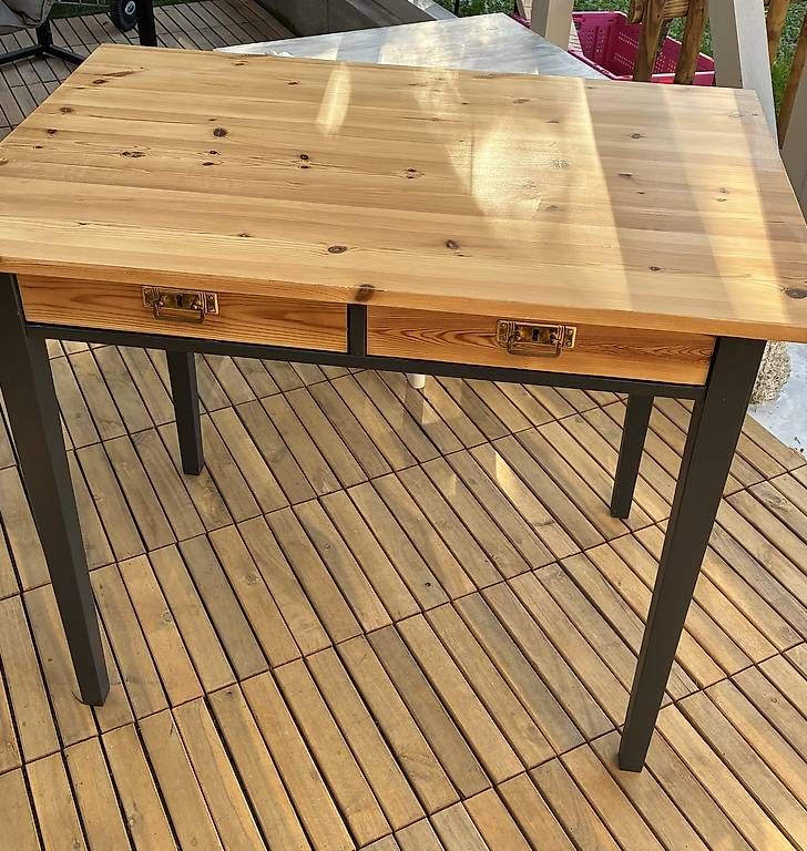 Bureaux: Petite table -bureau  – D'occasion à Granges-Marnand par luciole04
