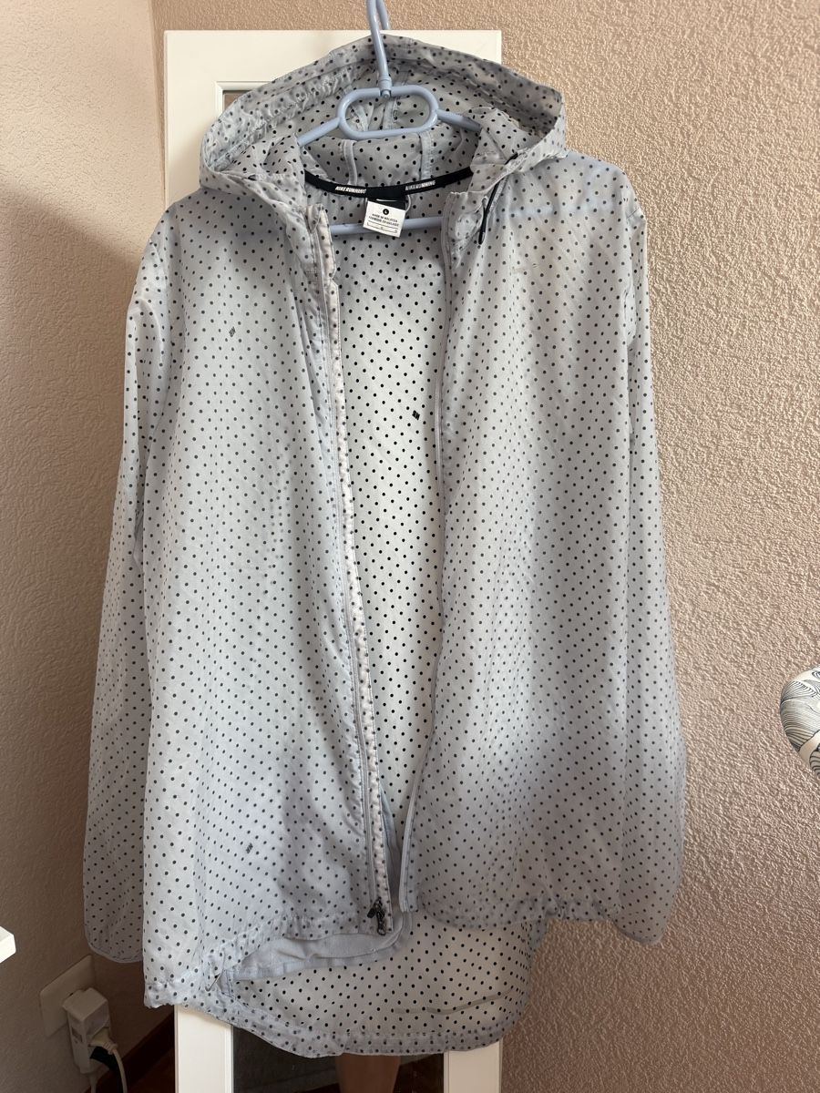Nike Giacche: Veste Nike running taille L – Usato da Savagnier venduto da Pivovar2