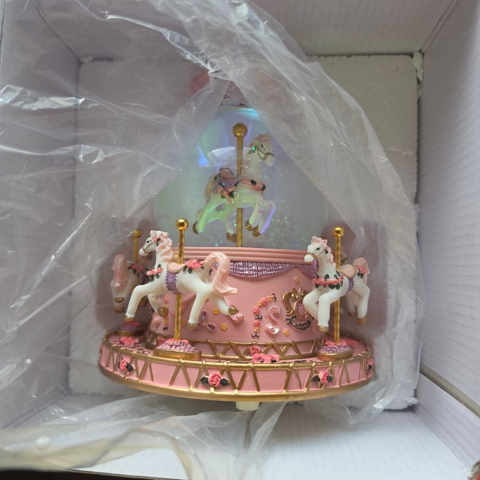 Tutte le decorazioni: SCHNEEKUGEL MIT GLITZER UND PFERDEN – Nuovo e nell'imballaggio originale da Dintikon venduto da bonita099 1