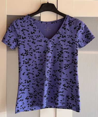 C&A T-Shirt Blumenmuster Lila Grösse M neuwertiger Zustand!
