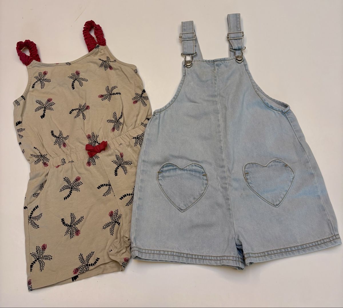 Lotti & Set di vestiti: Mädchen Kleider-Set Sommer 7-teilig Grösse 110 – Usato da Silvaplana venduto da nad_9l9w