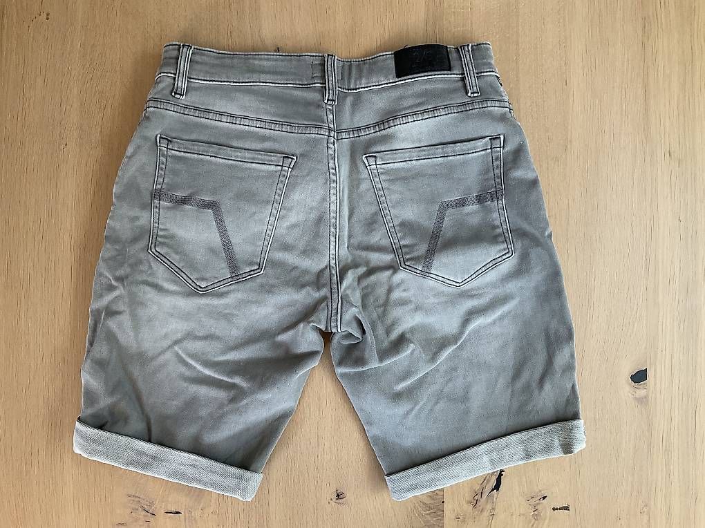 Esprit Jeans: Jeans Shorts Q/S von ESPRIT – Usato da Regensdorf venduto da Oli5633 2