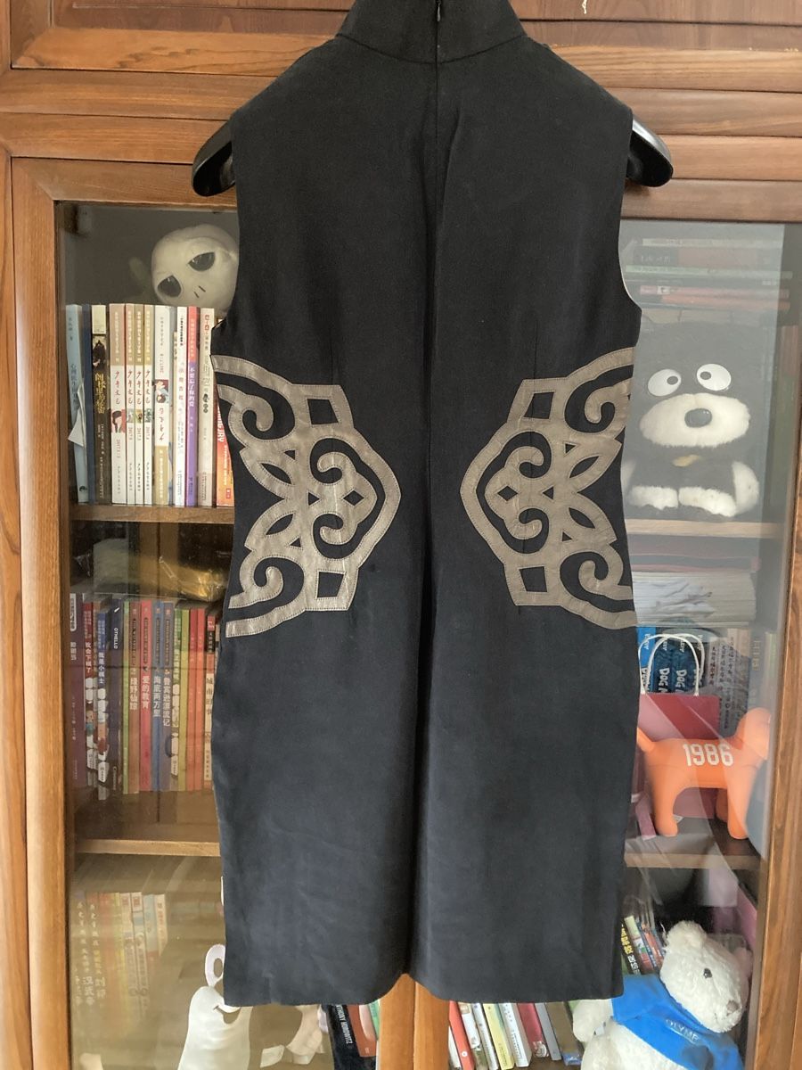 Robes: Silk dress – Neuf (Voir description) à Perroy par san_jxr8 3