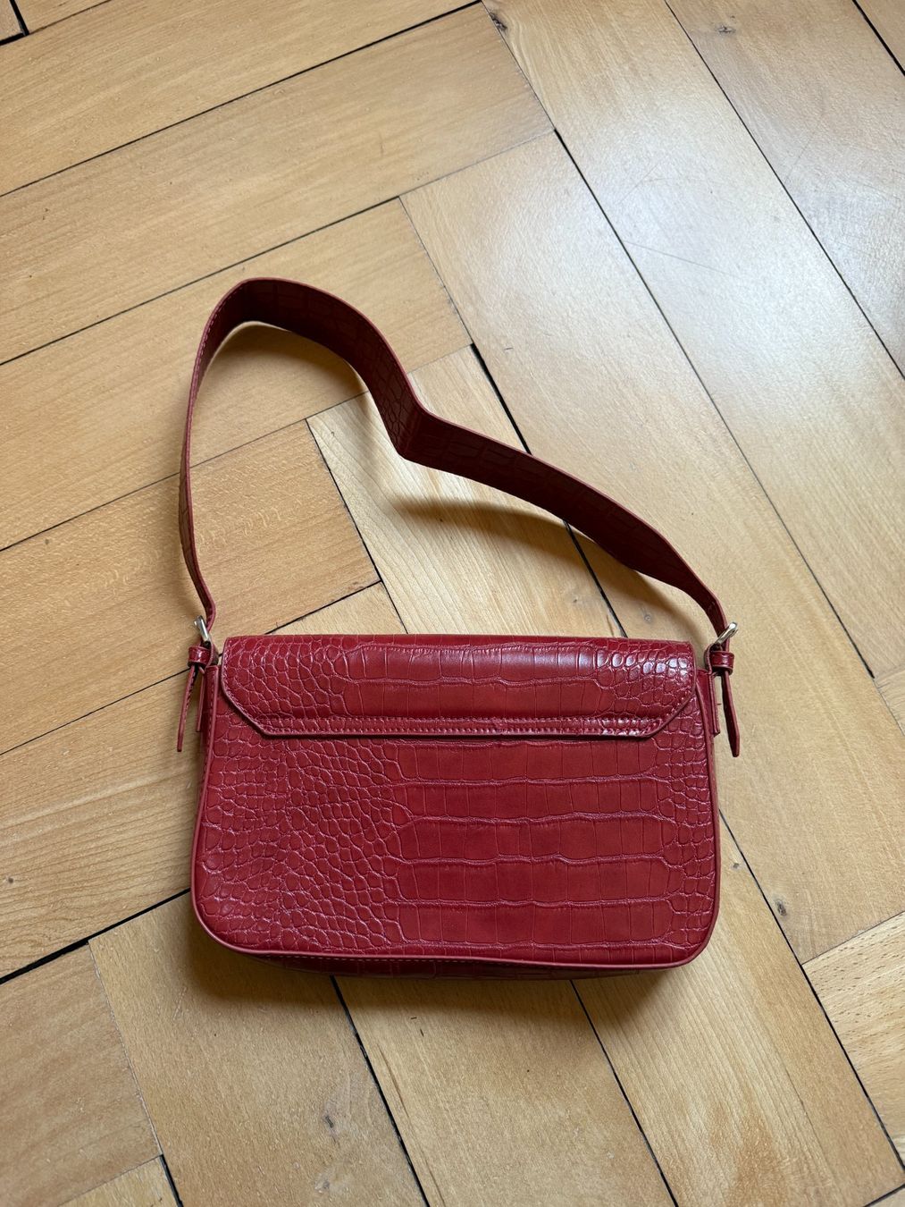Mango Borse da donna: MANGO - Schultertasche weinrot in Kroko-Optik – Usato da Zürich venduto da Diazaio 2