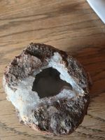 Chalcedon - Geode liegt im Einzelhandel Krystalle ästhetisch