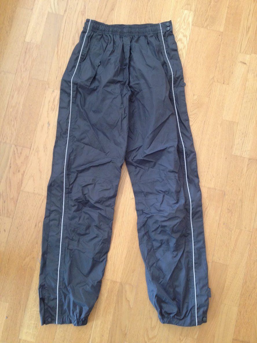 Pantaloni: Regenhose – Usato da Dübendorf venduto da Fip05