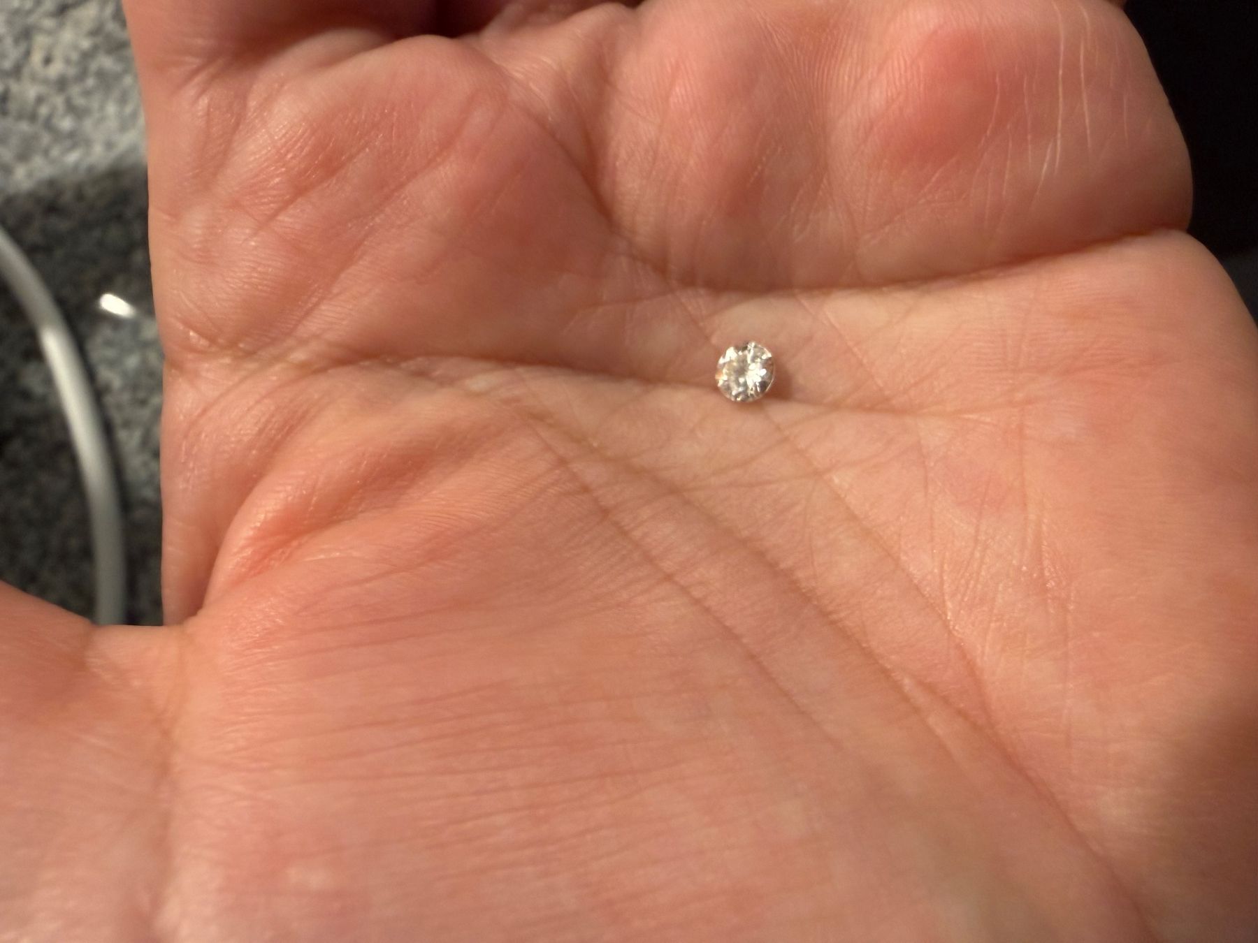 Pietre preziose: A vendre petit diamant – Usato da Lucens venduto da san_2jlb