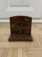 Mid century Holz Buchstütze mit Messing Stier vintage Deko