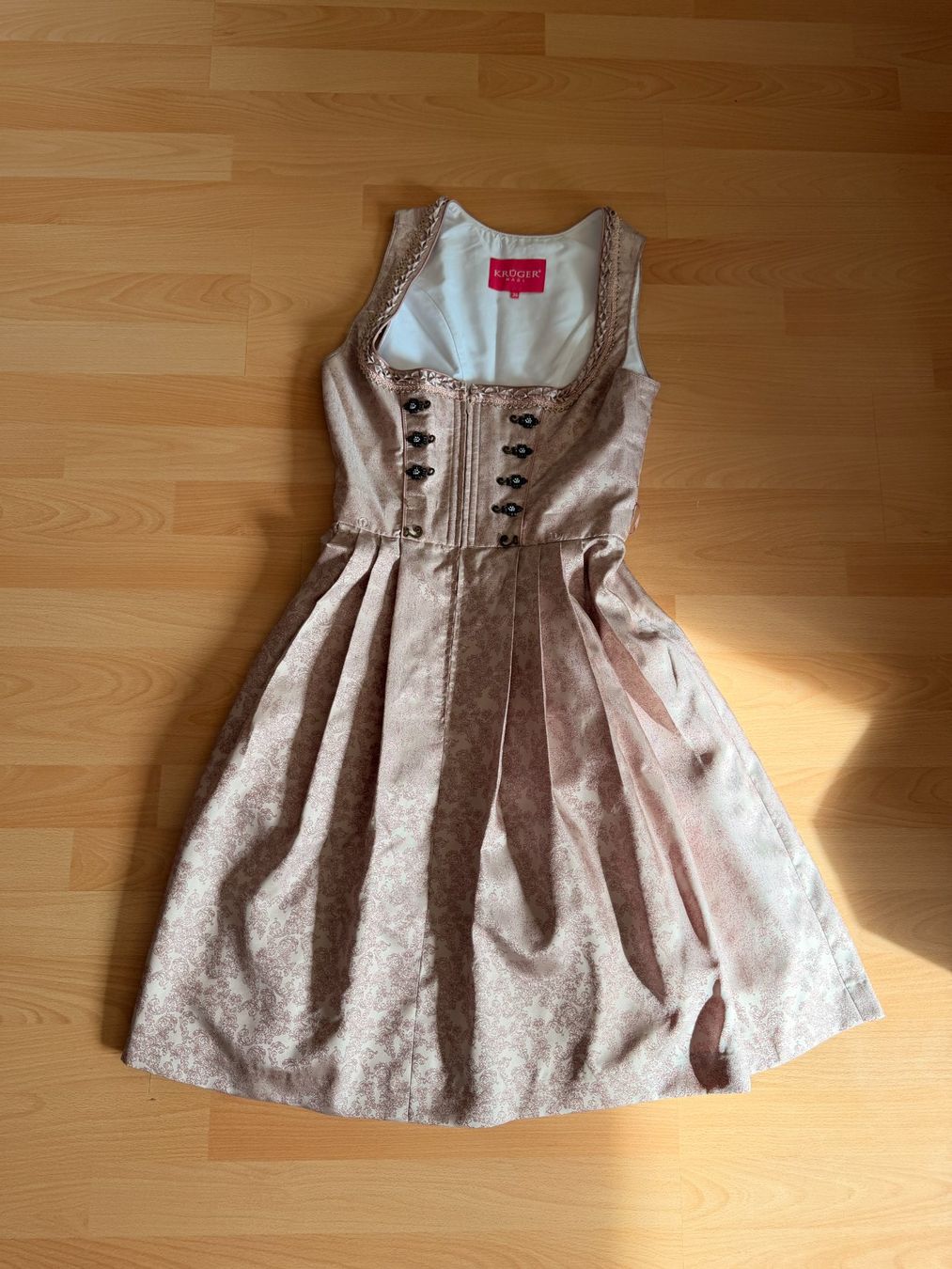 Krüger Vestiti: Krüger Dirndl – Usato da Männedorf venduto da jad_l7jg 1