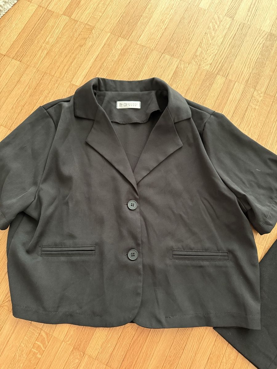 Kleiderpakete: Lot hauts XS – Gebraucht aus Monthey von sen_6ckr 2