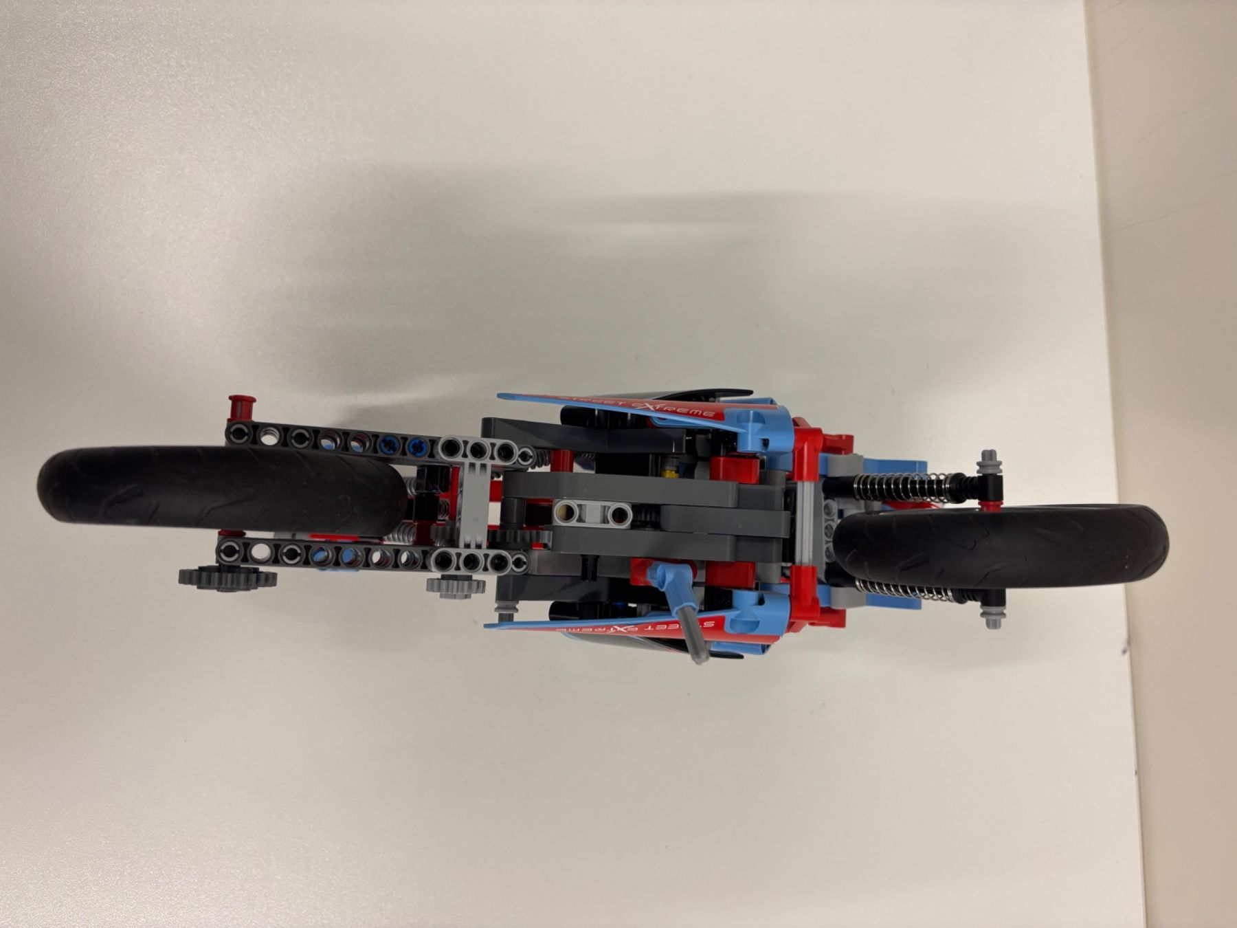 Technics Baukästen: LEGO Technic Rennmotorrad LT1 42036 – Gebraucht aus Bottmingen von Botbas 6