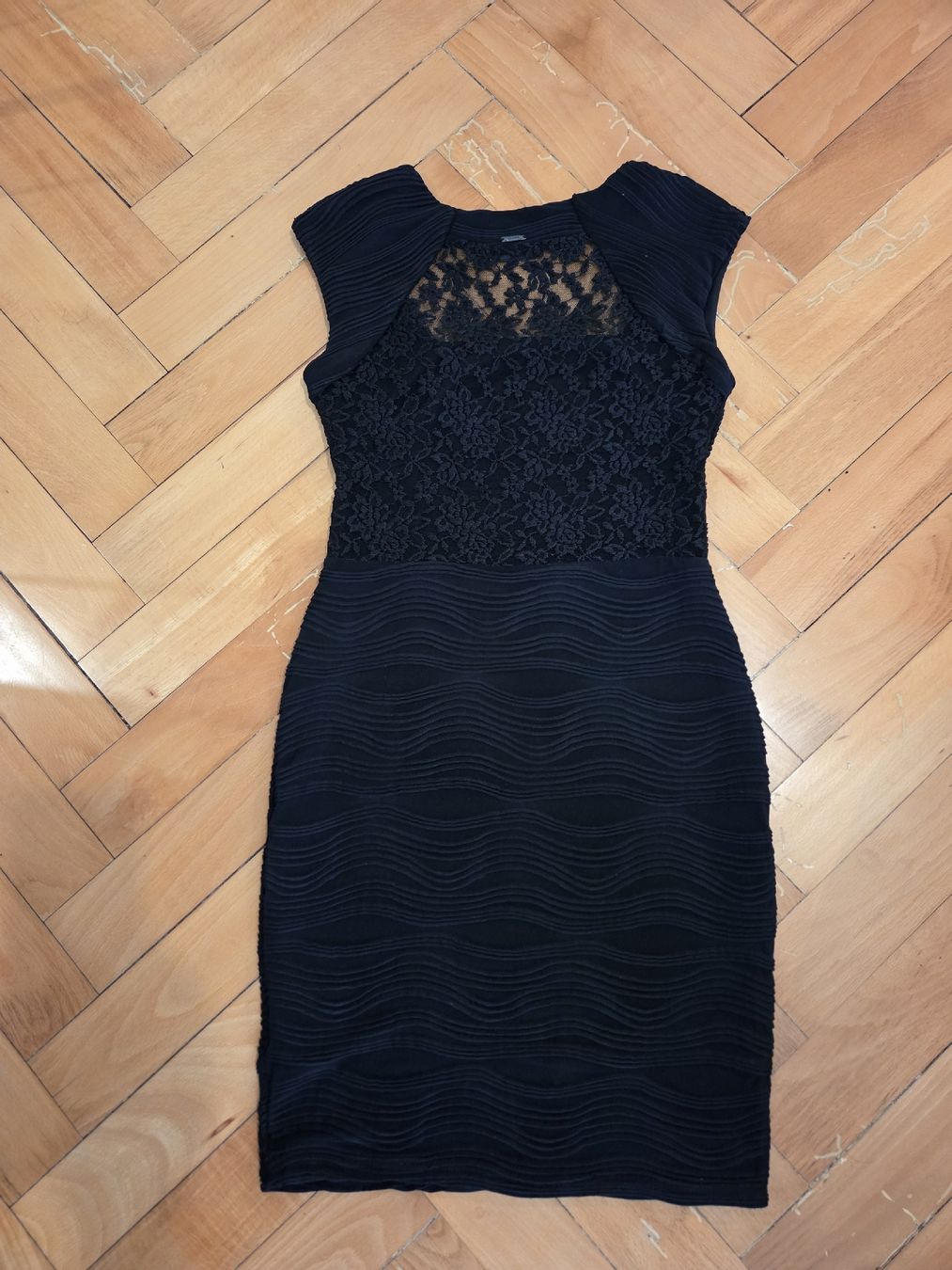 Guess Vestiti: Abito elegante nero Guess con pizzo – Usato da Lugano venduto da cgu_8wkn 1