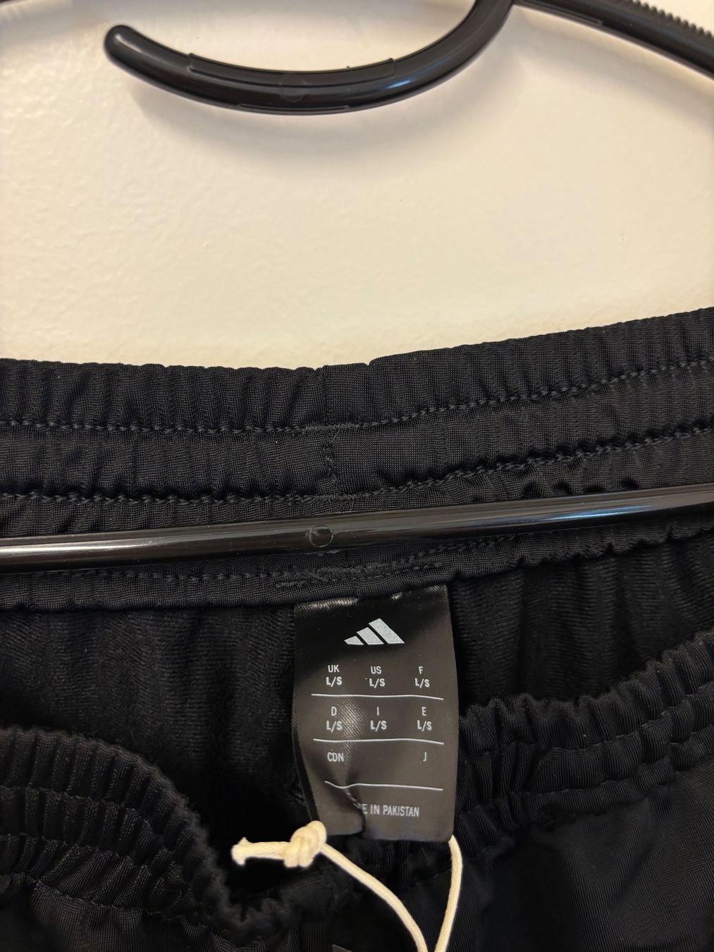 Adidas Hosen: Adidas Trainingshose – Neu und originalverpackt aus Zürich von mc__2kll 3