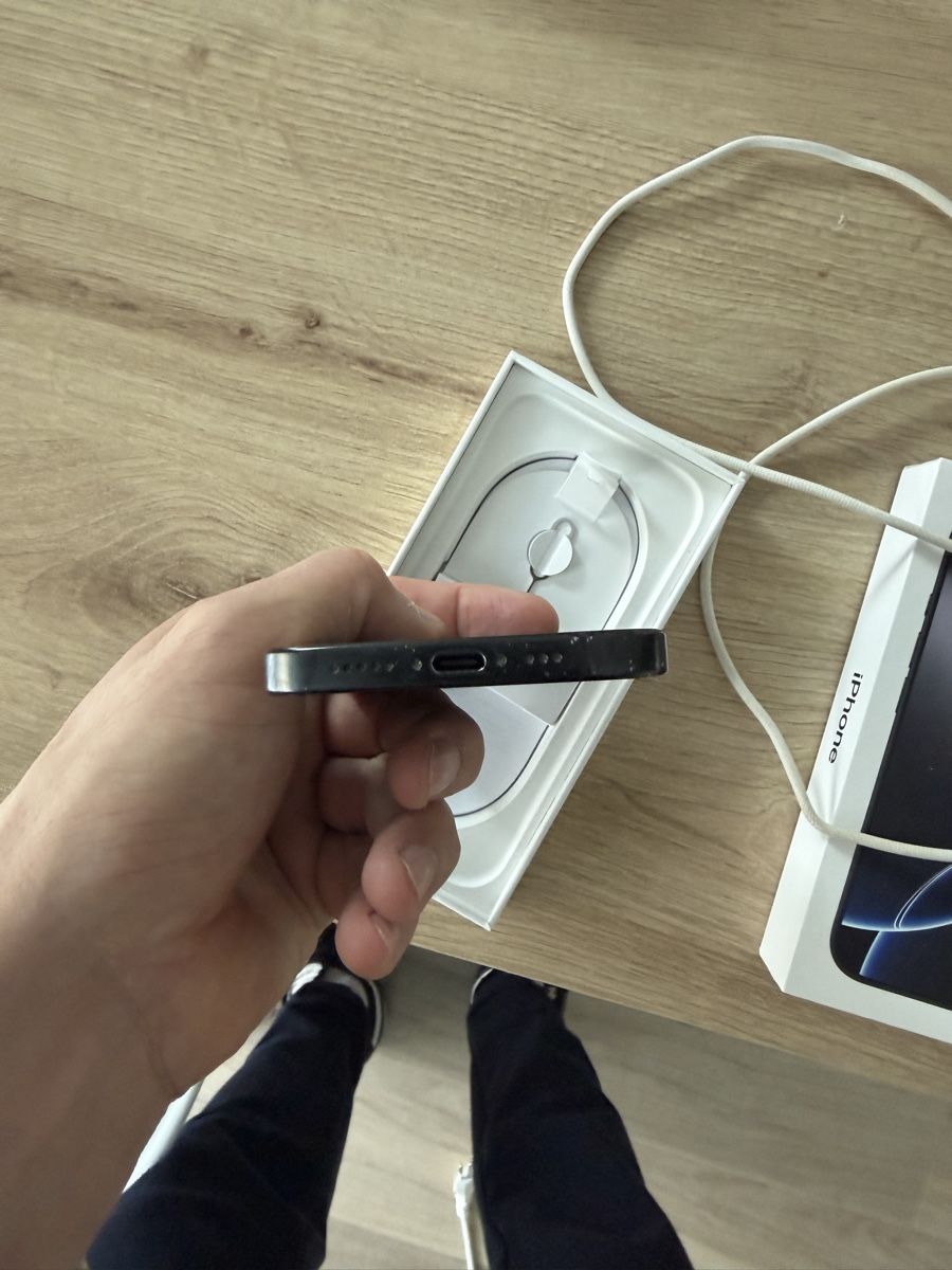 Apple Portables: Apple iPhone 16 Pro 128GB – D'occasion à Cham par Goodjob8 5