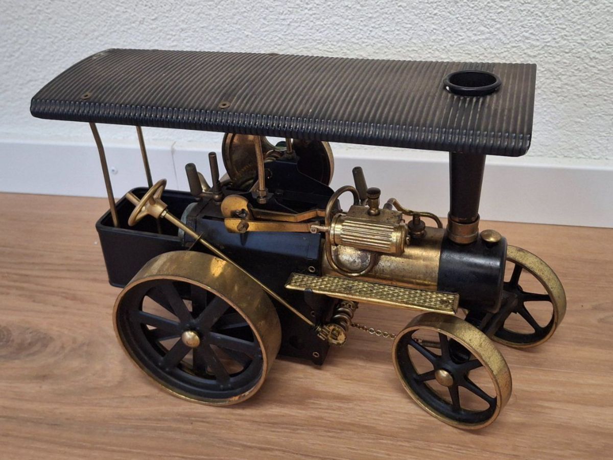 Wilesco Kit di modellismo & Modellini statici: Wilesco Dampftraktor D406 – Usato da Reichenburg venduto da AK_78