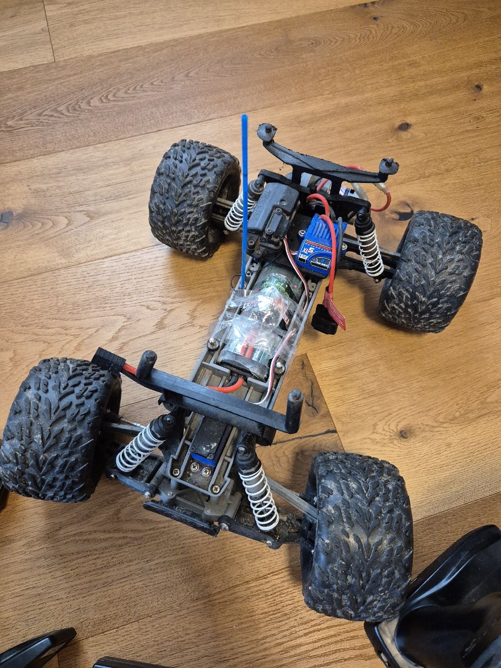 Traxxas RC Modellbau: 2 Traxxas RC Modelle Summit 1:8/Rustler 2WD – Defekt aus Krauchthal von 4by4 5