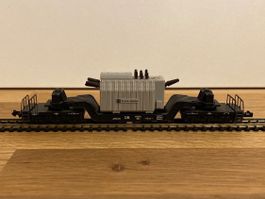 Minitrix 3298 Tiefladewagen mit Trafo