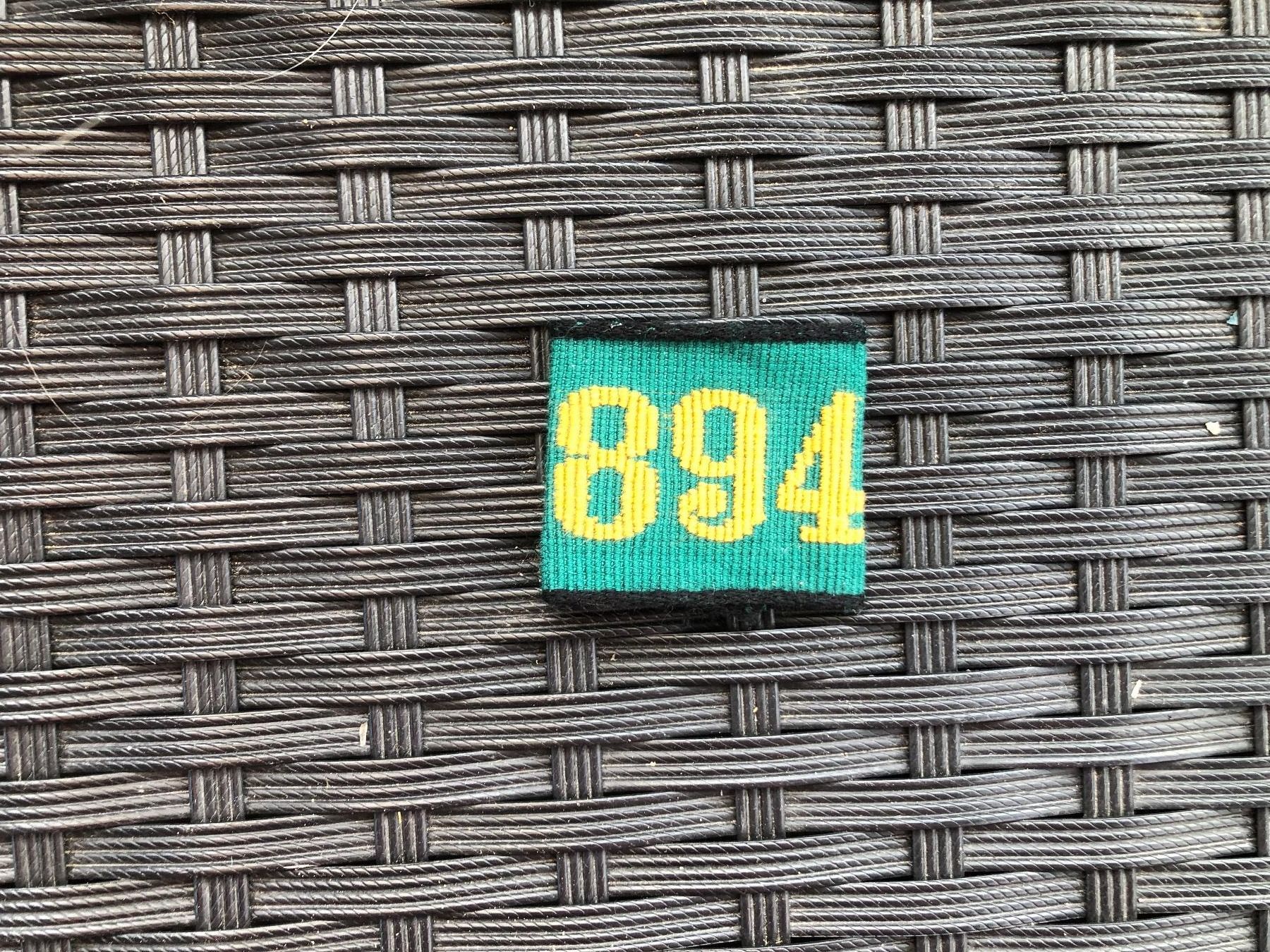 Schweizer Armee Plaketten & Abzeichen: Militär-Strick Marke 894 Top Zustand – Gebraucht aus Schübelbach von Dolly990_2