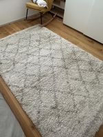 Off White Rug  / Cremefaberner Teppich 2,4m x 1,5m