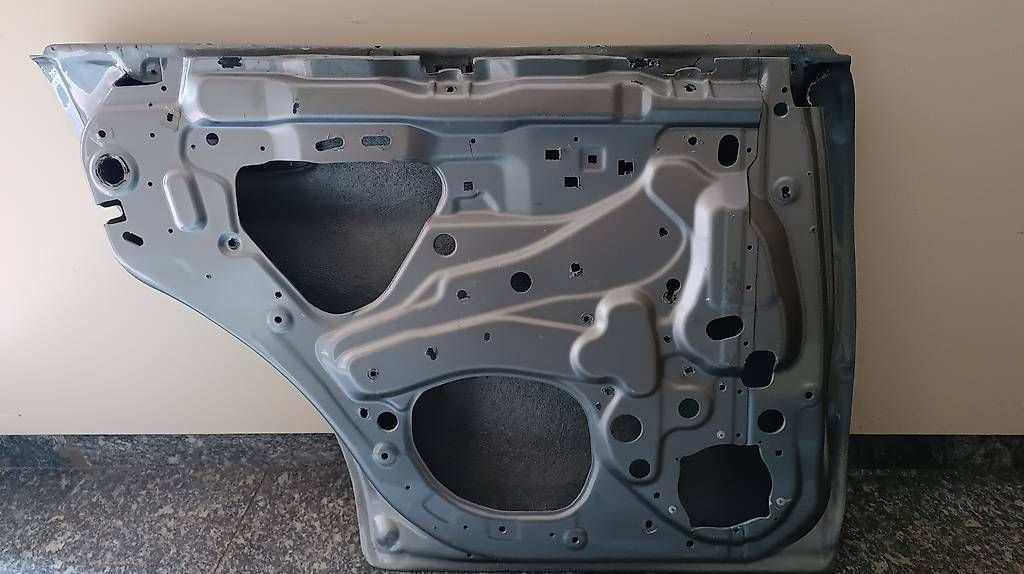 Tutti pezzi di ricambio auto: Portiere Subaru – Usato da S. Pietro venduto da par_6ss8 1