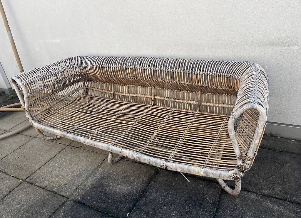 Beliani Set de table et chaises: Echtholz Rattan Sofa mit Tisch Gartencouch Terassenmöbel – D'occasion à Basel par Paubaer 2