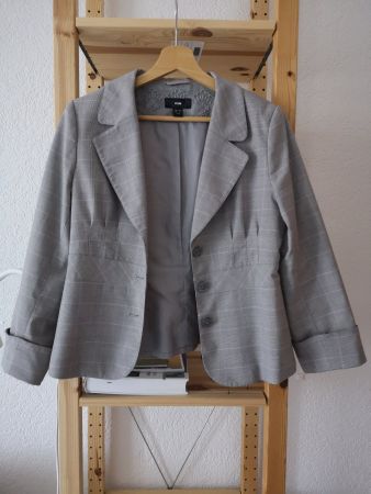 Elegant geschnittener Blazer Gr. 38 hellgrau-rosé-kariert