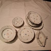 Meissen Speiseservice STREUBLÜMCHEN