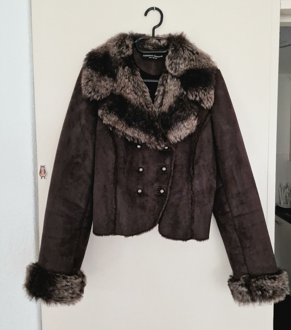 Dorothy Perkins Giacche: Pelz Dorothy Perkins – Nuovo (secondo la descrizione) da Lyss venduto da kar_vgn2