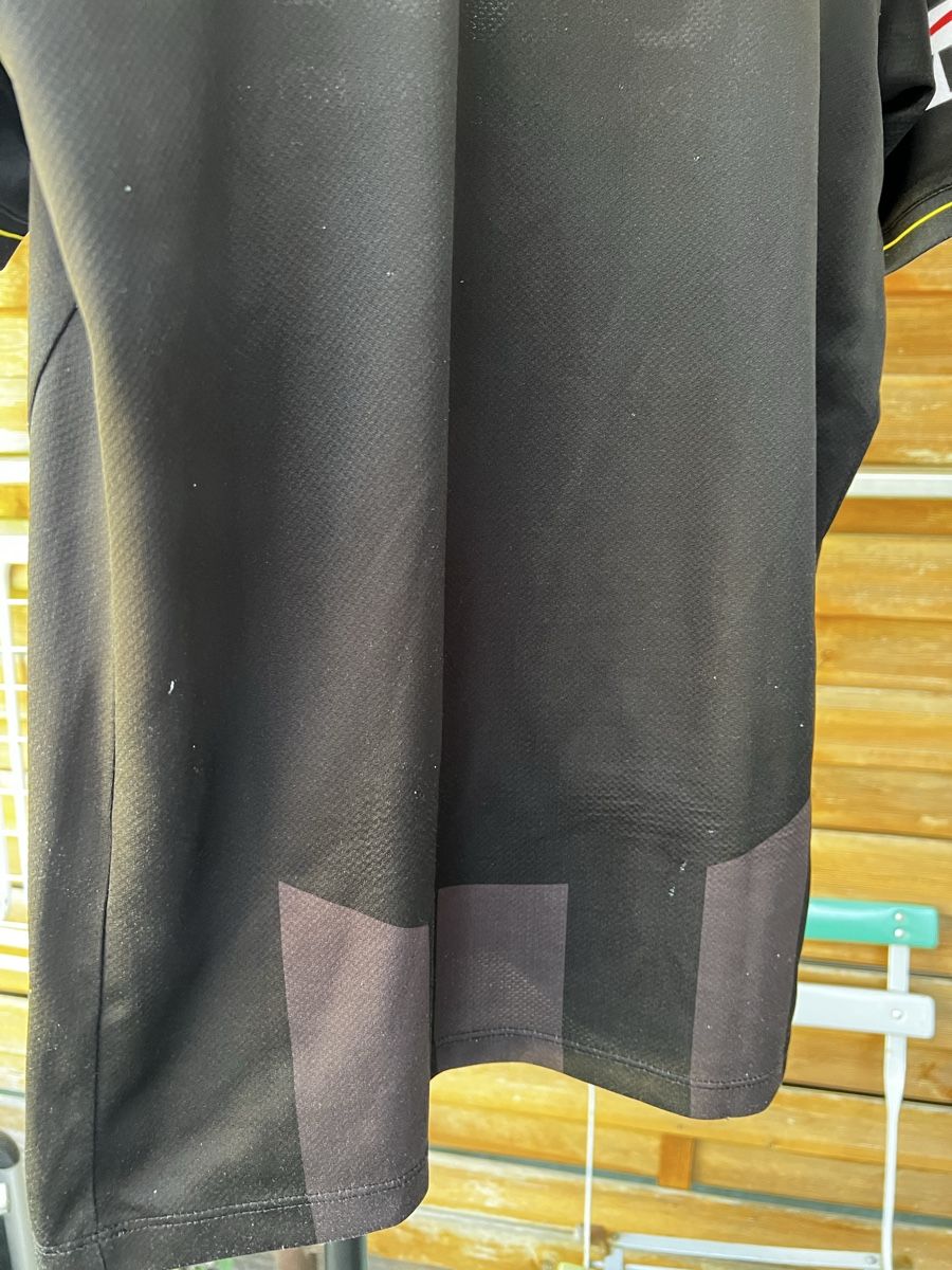 Young Boys Scarpe, pantaloni & magliette da ginnastica: Trikot BSC Young Boys – Usato da Niederwangen BE venduto da KFI 3