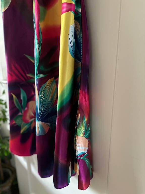 Kleider: Langes Kleid, Grösse S – Gebraucht aus bern von AAAA-A5 3