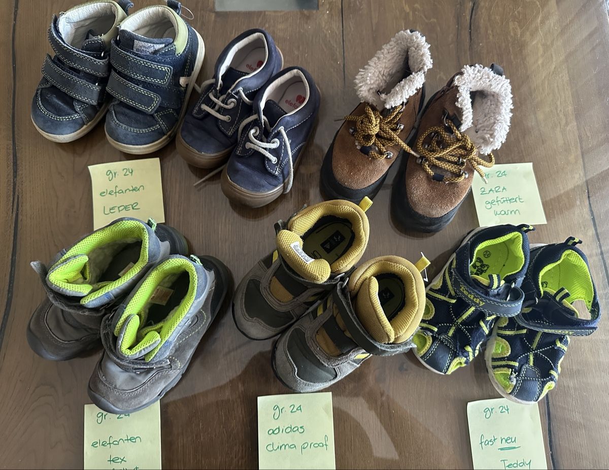 Schuhe für Jungen: Jungs Schuhe Gr. 24 – Gebraucht aus Uster von romy-333