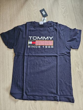 T-shirt Tommy Jeans neuf avec étiquette taille M bleu marine