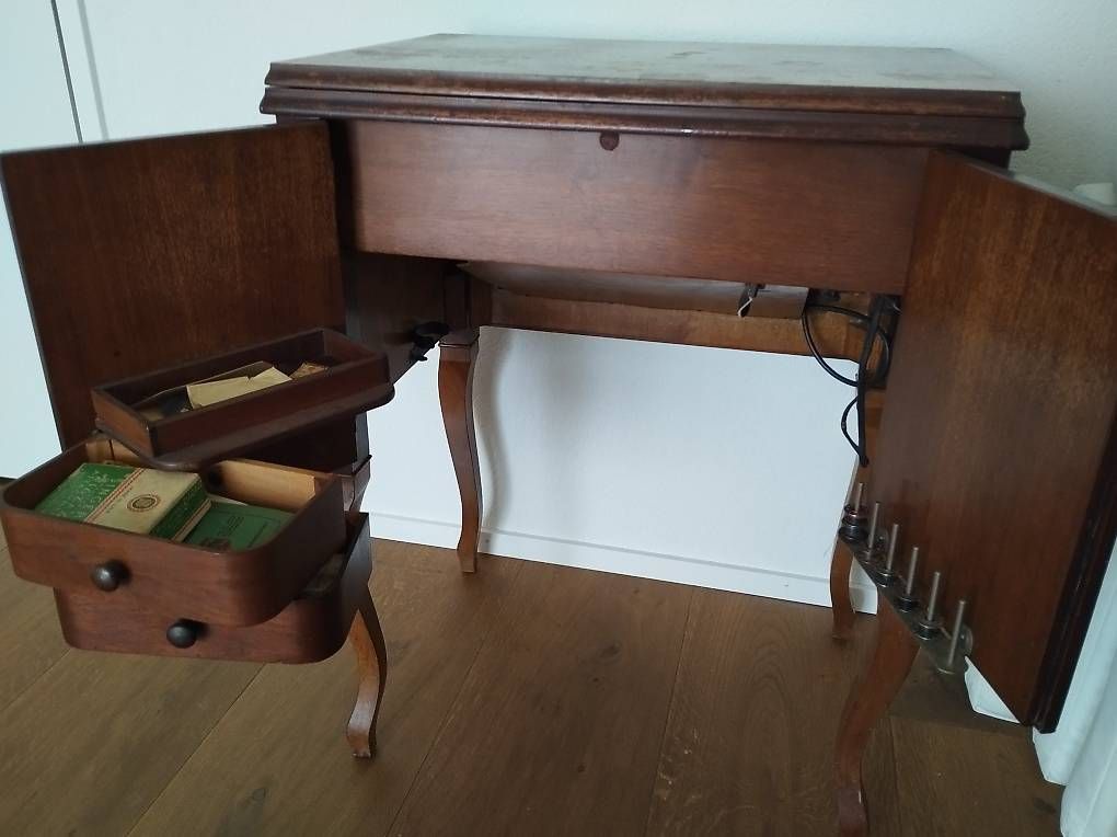 Nähmaschinen: Singer Vintage Nähmaschine mit Tisch – Gebraucht aus Buchrain von joe_phc7 1