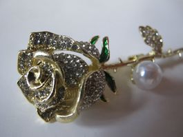 Elegante  Brosche Rose mit Perle - Goldfarben!