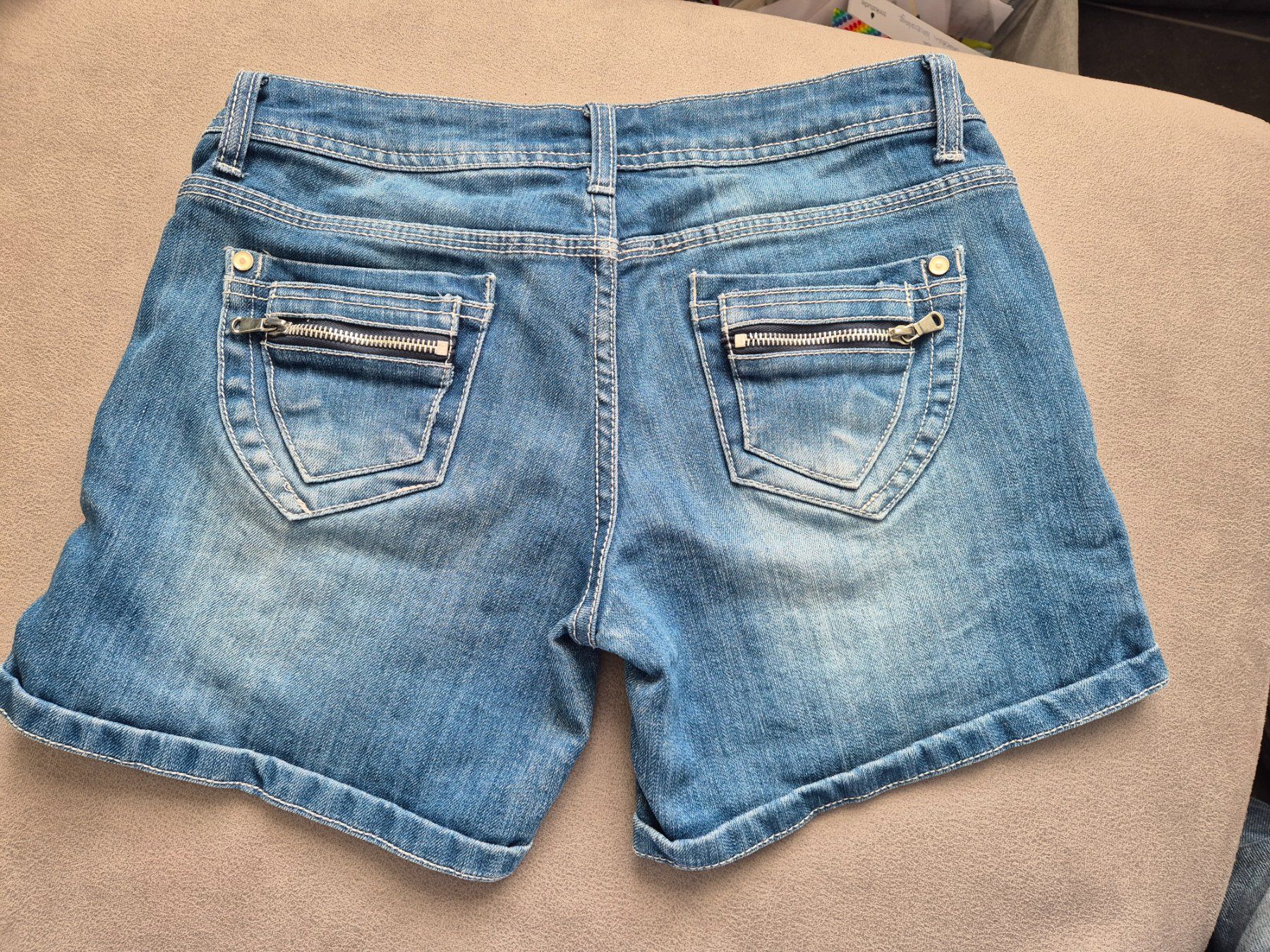 Jeans: 2 Jeanshose kurz Gr.38 – Usato da Abtwil SG venduto da Delfine5 3