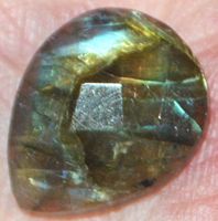 Cabochon L-6007 – Labradorit facettiert 17x14mm 10,50 Karat