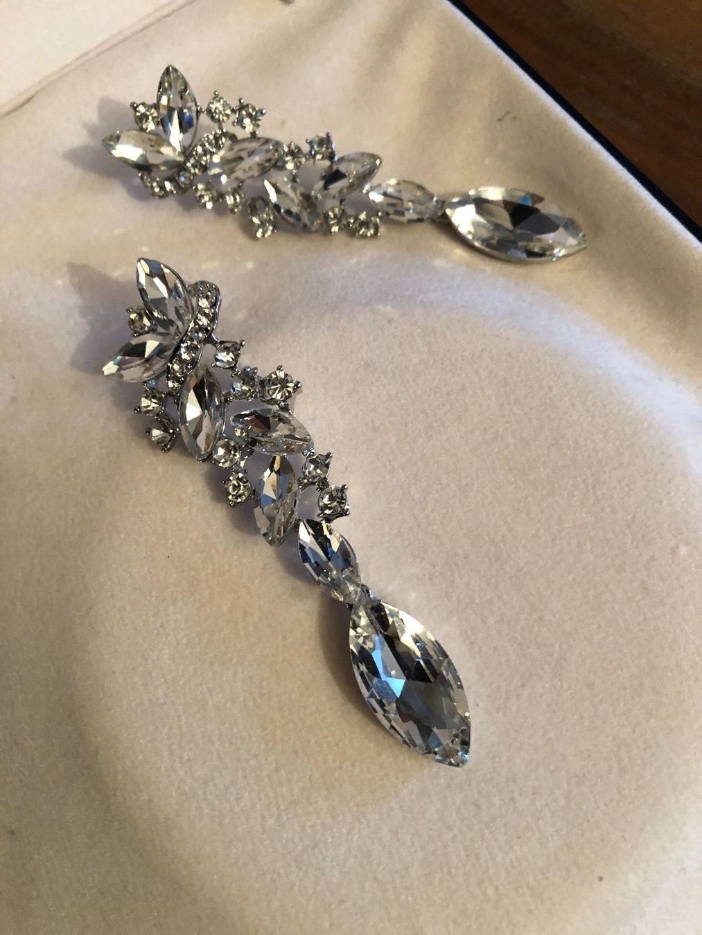 Orecchini pendenti & Orecchini a lobo: Eleganter Ohrschmuck mit Glassteinen – Nuovo e nell'imballaggio originale da Wald ZH venduto da mlnt 6