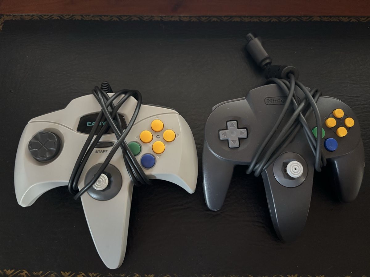 Nintendo Consoles: Nintendo 64 manettes  – Défectueux à Mézières VD par P-M-C