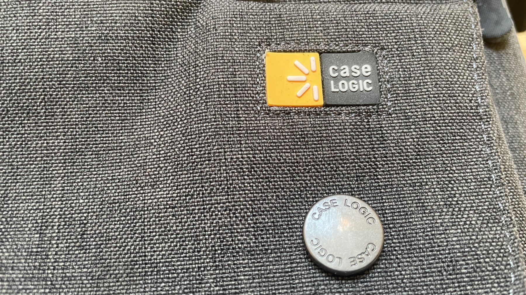 Borse: Sac Case Logic pour gris pour ordinateur, comme neuf, gris – Usato da Jussy venduto da Retrove 8